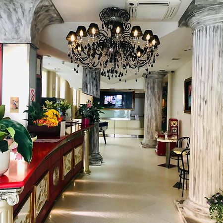 צ'סנטיקו Hotel In מראה חיצוני תמונה