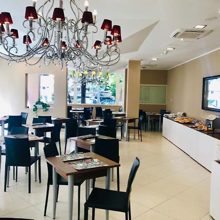 צ'סנטיקו Hotel In מראה חיצוני תמונה