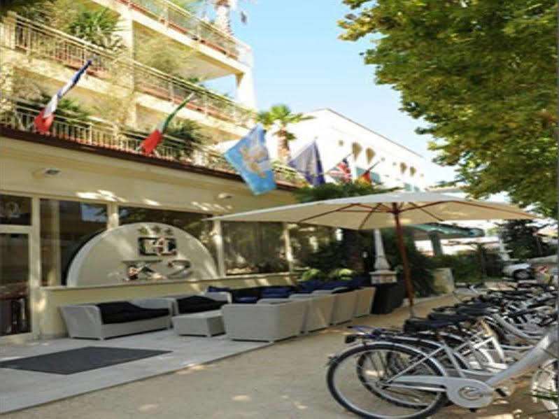 צ'סנטיקו Hotel In מראה חיצוני תמונה