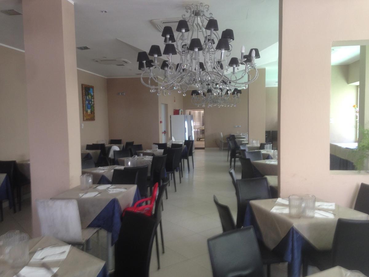 צ'סנטיקו Hotel In מראה חיצוני תמונה