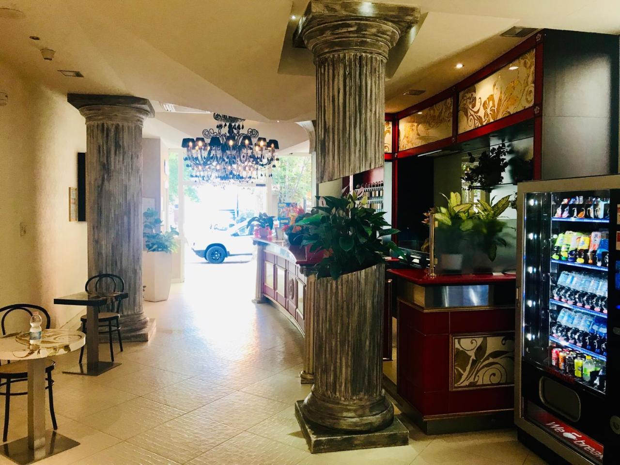 צ'סנטיקו Hotel In מראה חיצוני תמונה
