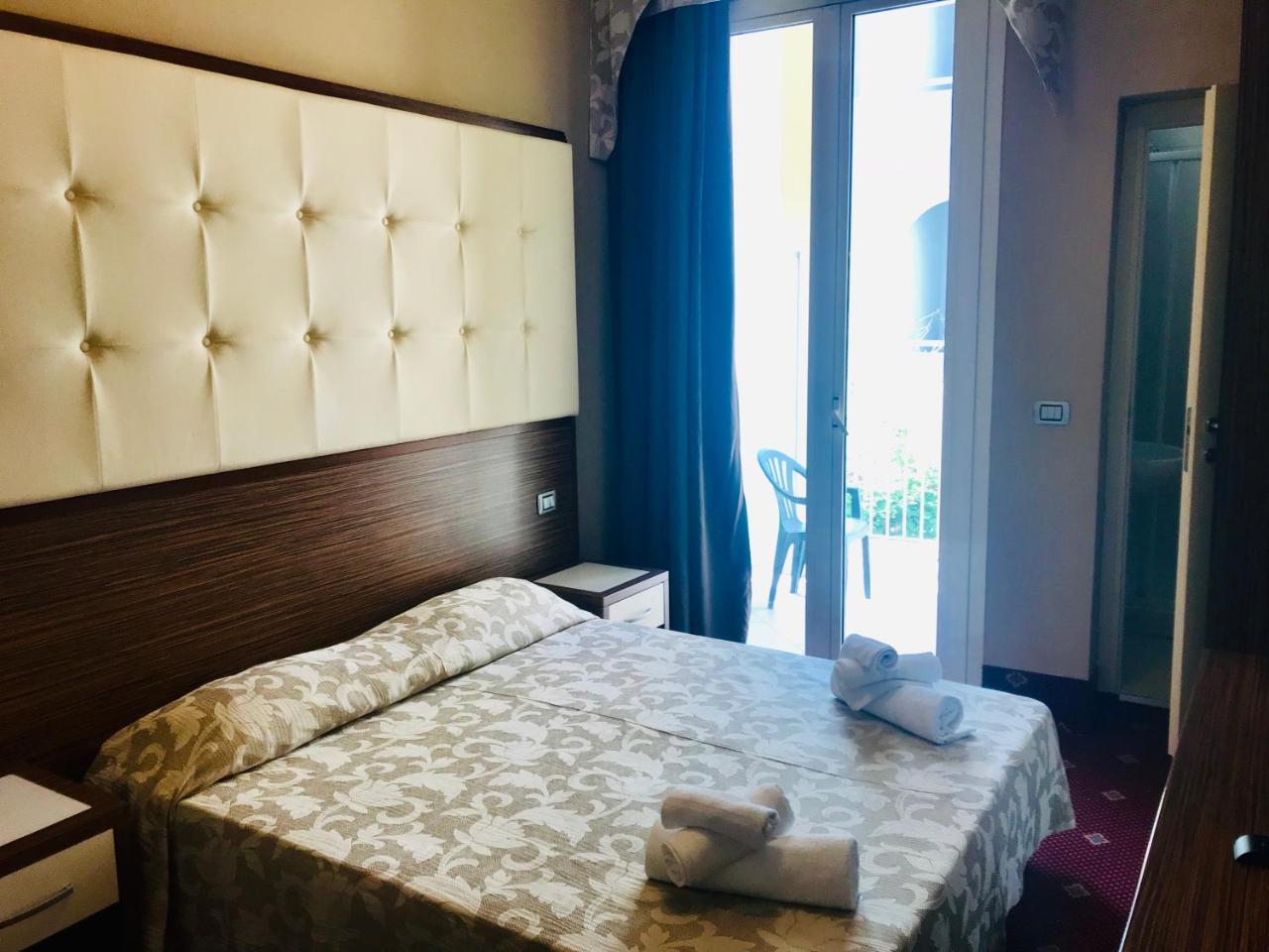 צ'סנטיקו Hotel In מראה חיצוני תמונה