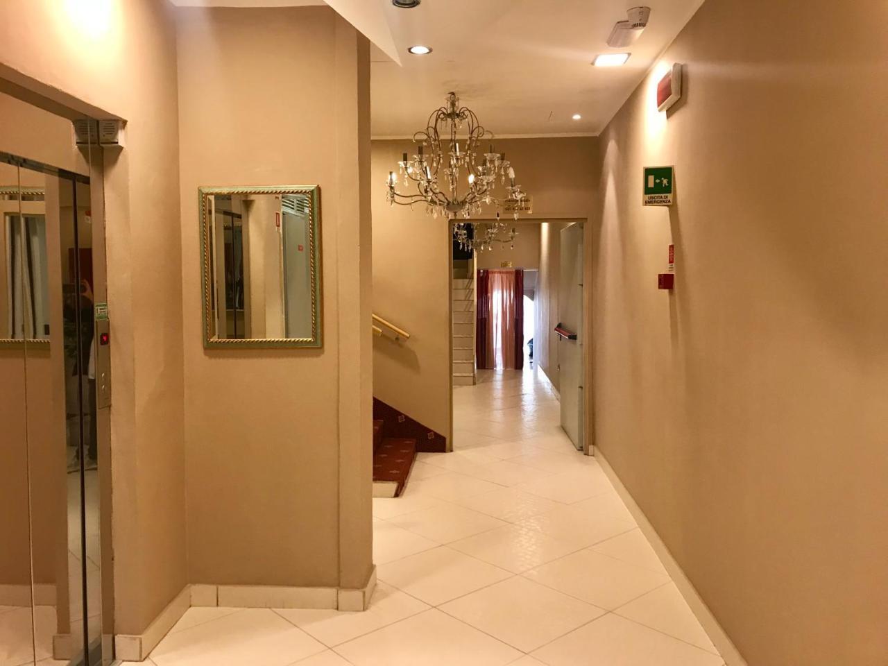 צ'סנטיקו Hotel In מראה חיצוני תמונה