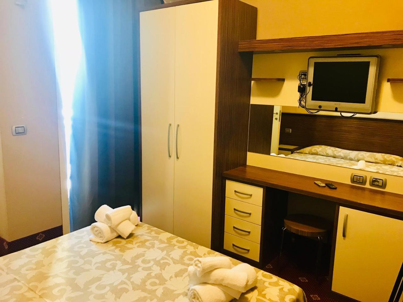 צ'סנטיקו Hotel In מראה חיצוני תמונה
