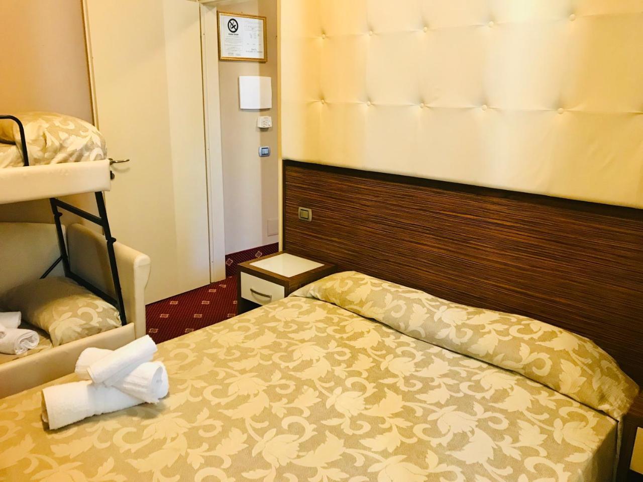 צ'סנטיקו Hotel In מראה חיצוני תמונה