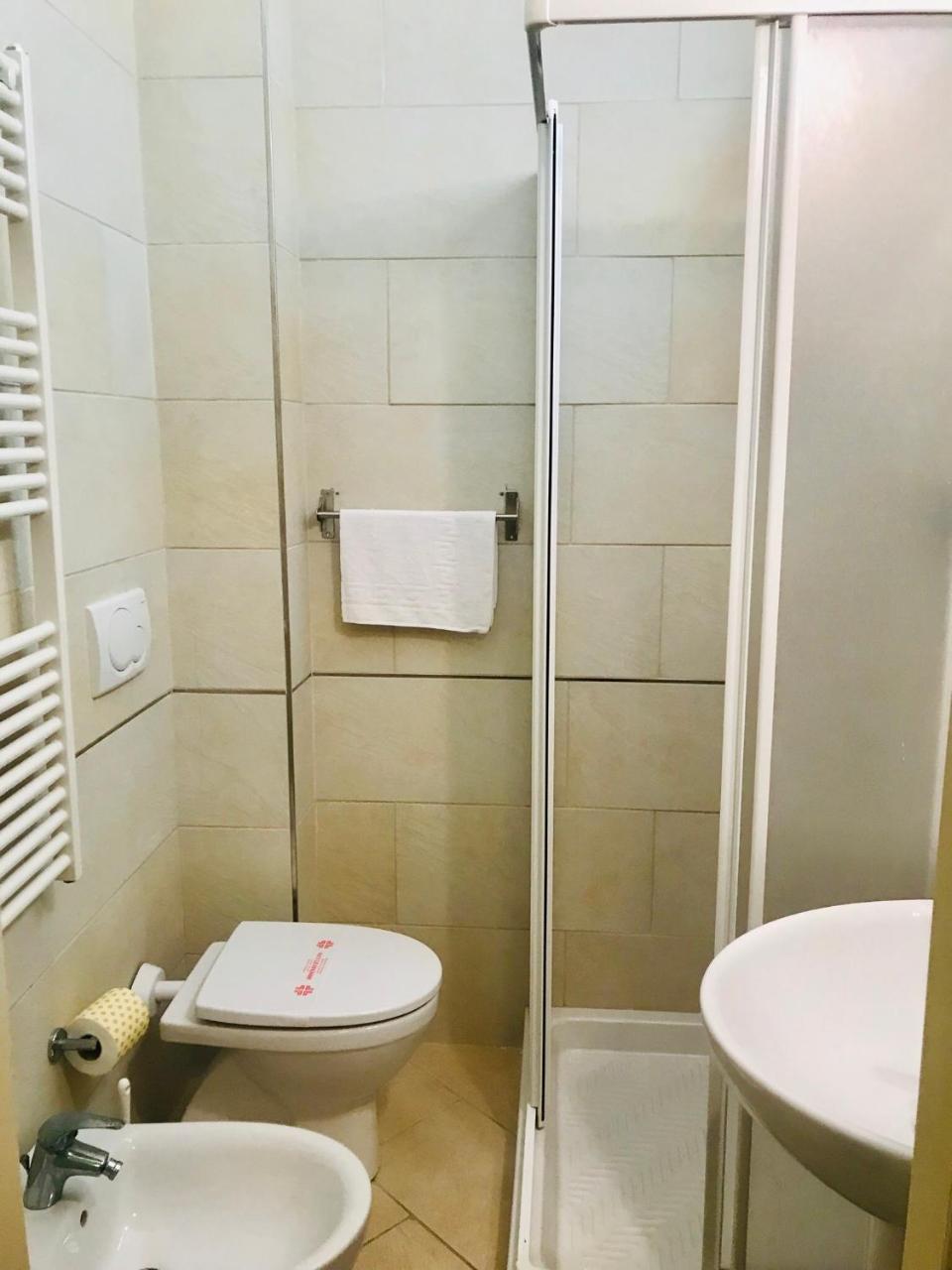 צ'סנטיקו Hotel In מראה חיצוני תמונה