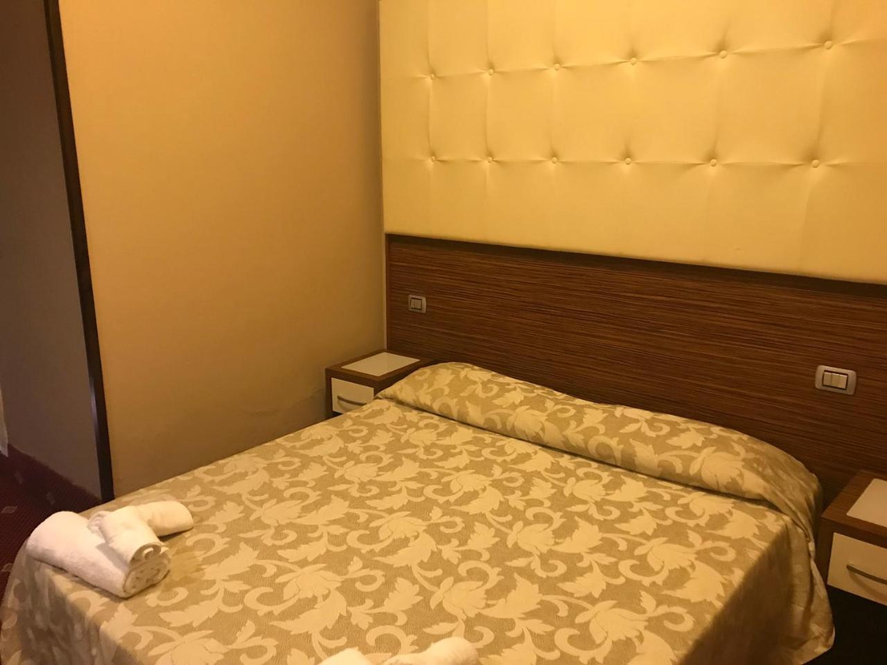 צ'סנטיקו Hotel In מראה חיצוני תמונה